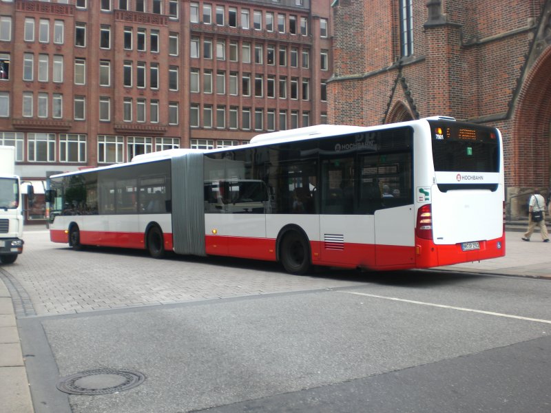 Mercedes-Benz O 530 II (Citaro Facelift) auf der Linie 6 nach U-Bahnhof Borgweg an der Haltestelle Rathausmarkt(Petrikirche).