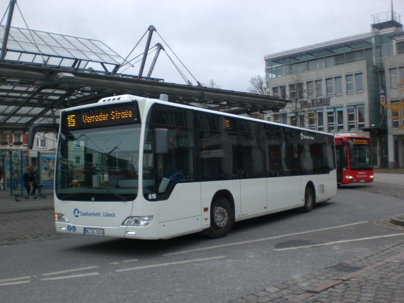 Mercedes-Benz O 530 II (Citaro Facelift) auf der Linie 15 nach Vorrader Strae am ZOB/Hauptbahnhof.