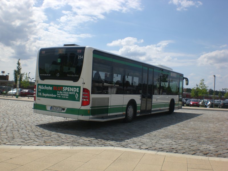 Mercedes-Benz O 530 II  (Citaro Facelift) auf der Linie 865 am Hauptbahnhof.
