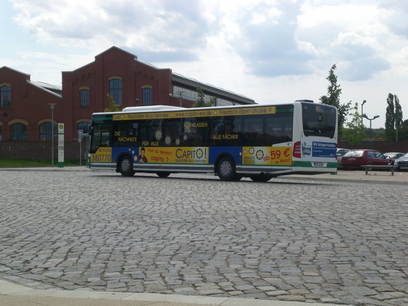 Mercedes-Benz O 530 II  (Citaro Facelift) auf der Linie 863 nach Gropius-Krankenhaus am Hauptbahnhof.
