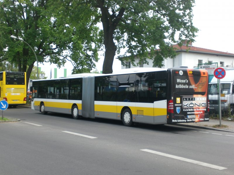 Mercedes-Benz O 530 II  (Citaro Facelift) auf der Linie 710 am S-Bahnhof Buckower Chaussee.