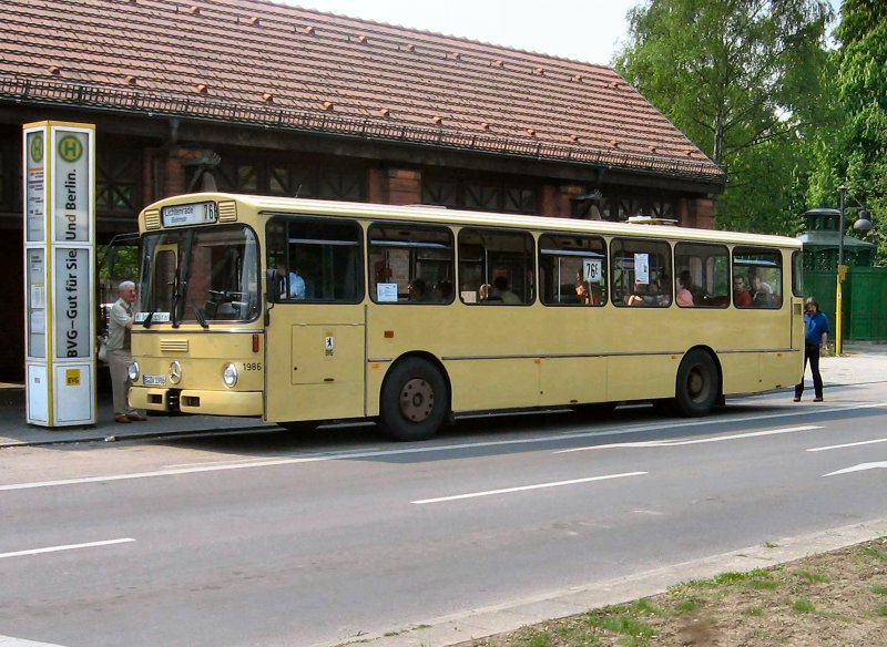 Mercedes-Bus in Alt-Marienfelde, Sonderfahrten Mai 2006