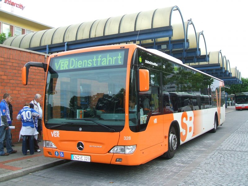 Mercedes Citaro , im VER , von Bochum Hbf. nach Ennepetal ,
Dank an die Busfahrerin fr das nette Gesprch.