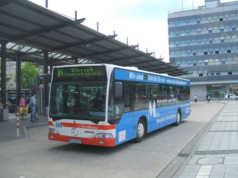 Mercedes Citaro Linie 84 vom Hagener Hbf nach Kierspe
Feuerwehrgertehaus,im Auftrag der Hagener Stadtlinie.