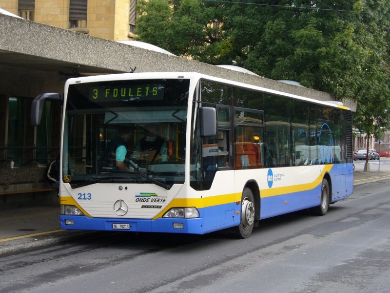 Mercedes-Citaro Regio-Bus Nr 213 .. Ne 78213 bei der Haltestelle vor dem Bahnhof in La Chaux de Fonds am 07.09.2007