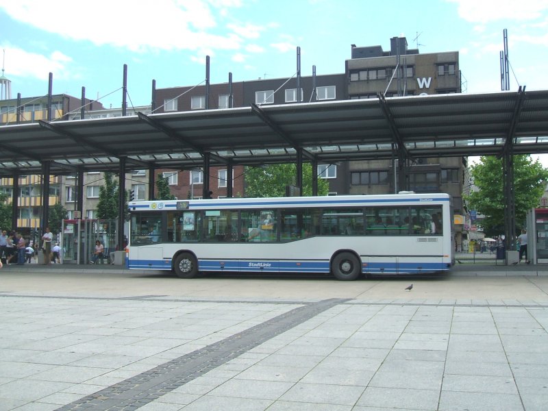 Mercedes Linie 512 der Stadtlinie Hagen im Busbahnhof Hagen