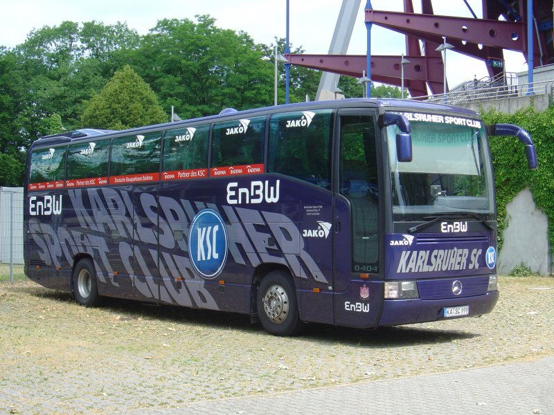 Mercedes O 404 15 SHD  Karlsruher Sport-Club , Hauptsponsor EnBW, 18.06.2005 Karlsruhe Wildparkstadion