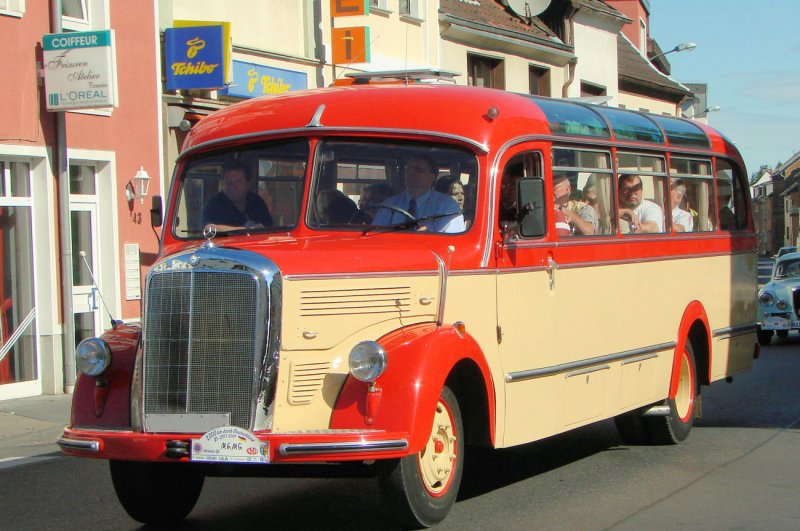 Mercedes Oldie-Bus auf der 2.000 km durch Deutschland Oldtimerfahrt am 22.07.2007 in Euskirchen