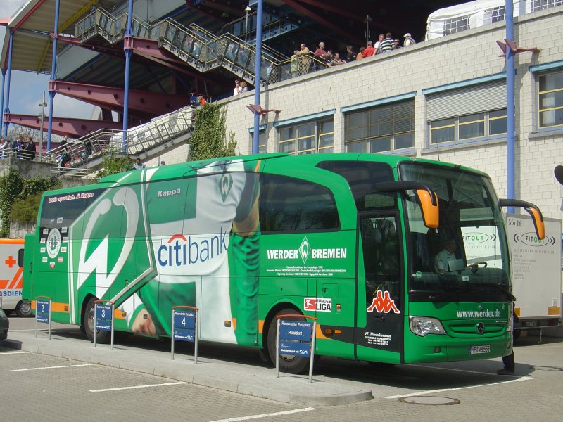 Mercedes Travego  Werder Bremen , 26.04.2008 Karlsruhe Wildparkstadion