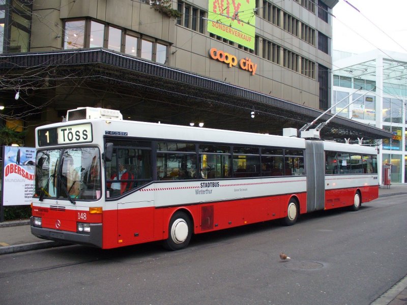 Mercedes Trolleybus 148 beim Busbahnhof in Winterthur eingeteilt auf der Linie 1 Tss am 01.01.2008