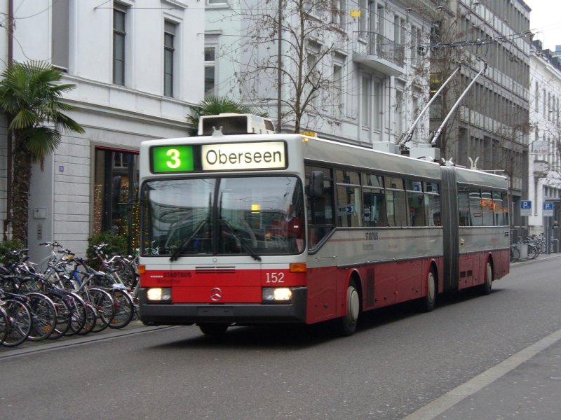 Mercedes Trolleybus 152 unterwegs in Winterthur eingeteilt auf der Linie 3 Oberseen am 01.01.2008