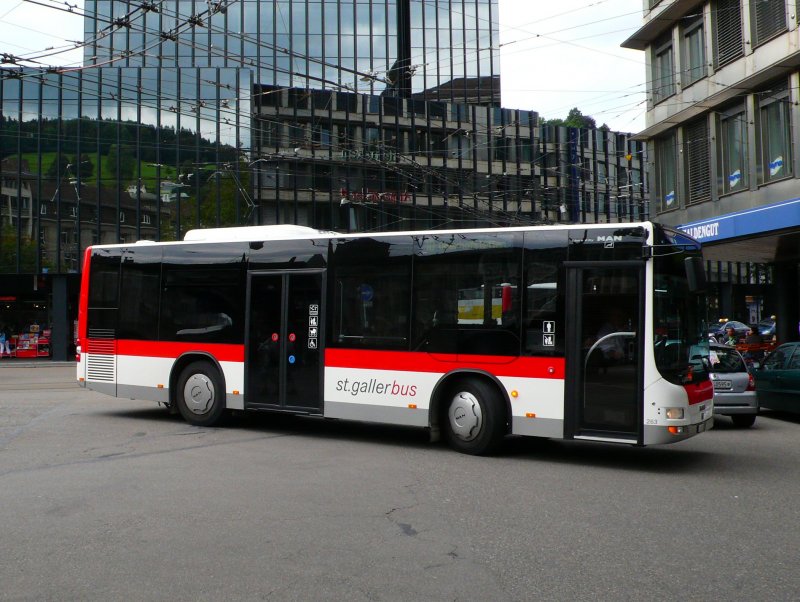 Midibus 263 auf der Linie 10, Bahnhofplatz am 11.07.09