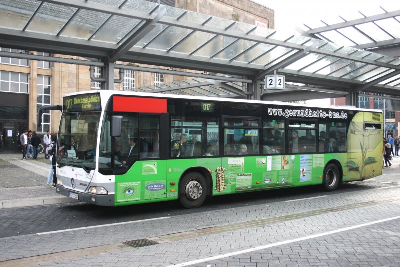 MBus 0502 nach Mnchengladbach Lrrip am ZOB MG.
Werbung: www.gesunheits-bus.de
10.9.2009