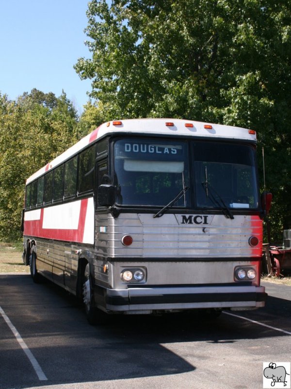 Motor Coach Industries (MCI) MC-9 Crusador. Aufgenommen im Casey Jones Village in Jackson, Tennessee.