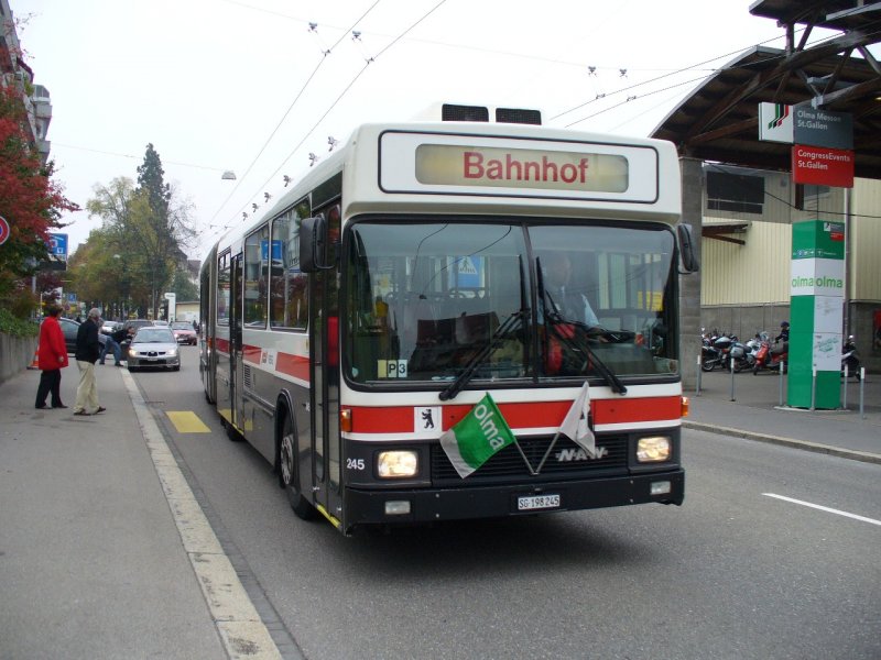 NAW / Hess Nr. 245 Whrend der Olma unterwegs als Extrabus zum Bahnhof von St.Gallen am 14.10.2007