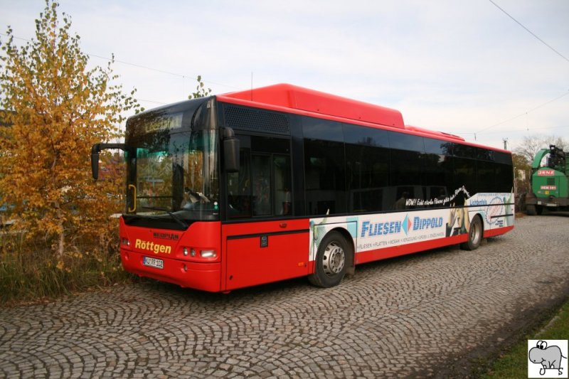 Neoplan Centroliner des Busunternehmens Rttgen, abgestellt am 2. November 2008 in  Rdental.