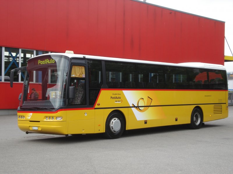 Neoplan Euroliner N316  GR 159307
Aufgenommen vor der Calag in Langenthal. Soeben wurde an diesem Bus eine komplette Carrosserie Revision vorgenommen. Jetzt sieht er wieder aus wie neu!