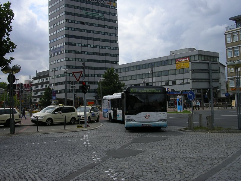 Neoplan Gelenkbus,Linie CE31 aus Hattingen Mitte,Einfahrt im Bochumer Busbahnhof.(18.08.2008)