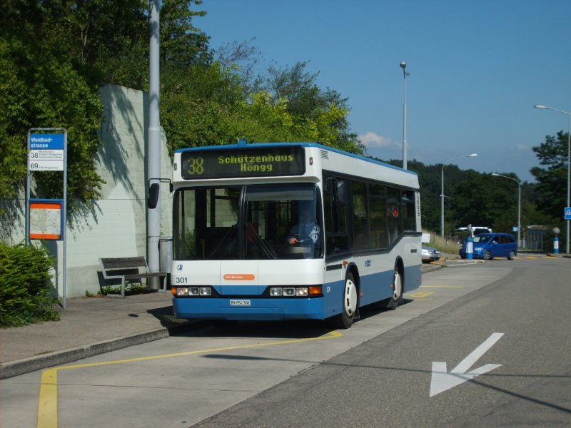 Neoplan Minibus auf der Linie 38 in Zrich, Waidbadstrae.