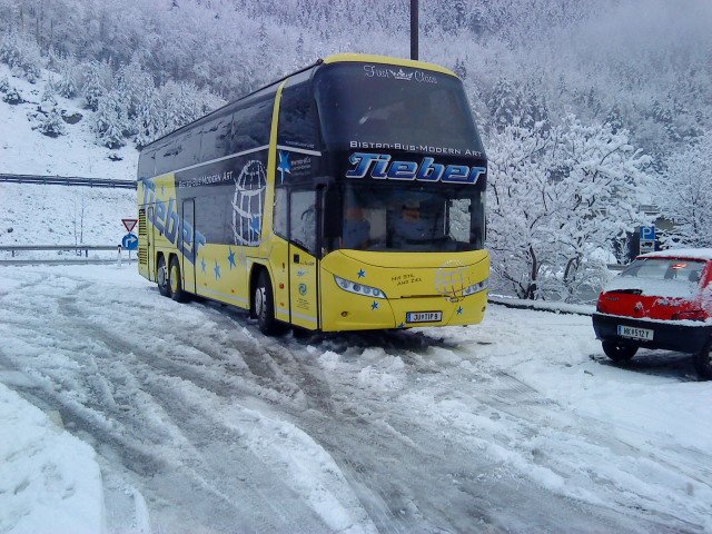 Neoplan Skyliner  Bistro Bus Modern Art  von Tieber. Ein wunderschner Facelift.