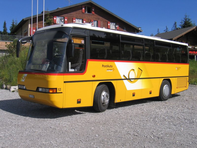 Neoplan Transliner N312 K OW 10209  bei Restaurant Langis oberhalb von Sarnen