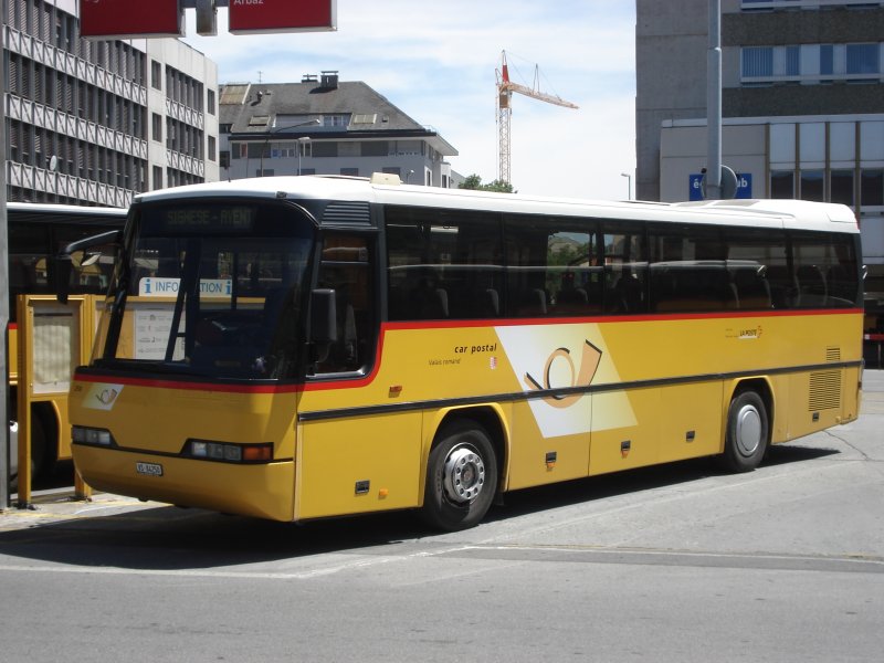 Neoplan Transliner N314 VS 84250 beim Bahnhof in Sion