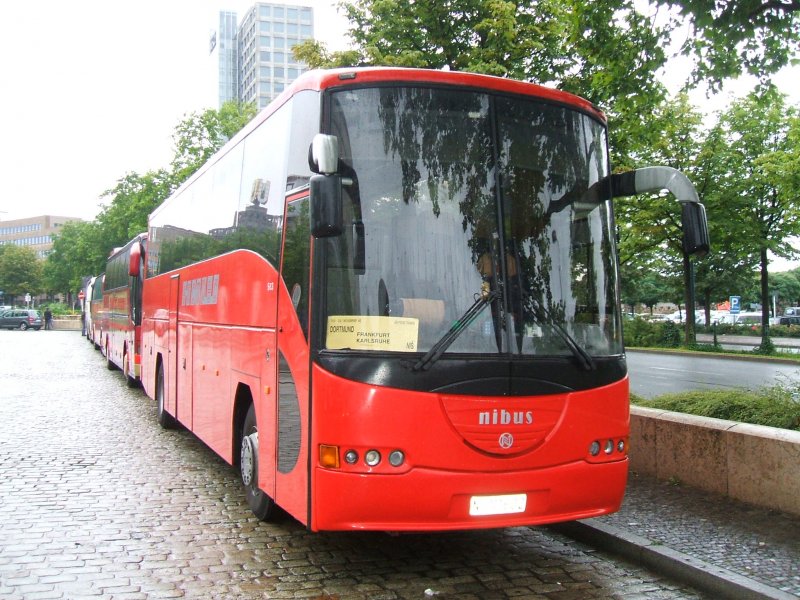 nibus , Reisebus ausgestattet mit ABS , ASR , TELMA , VIDEO ,
KLIMA , IMBISS , WC , im Dortmunder Busbahnhof