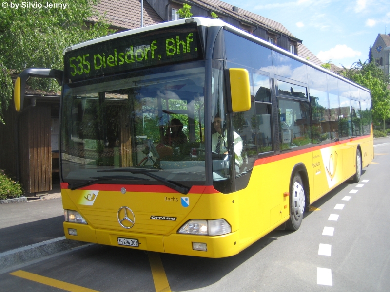 Nr. 083  Bachs  (PU ABSN) am 16.6.09 bei Steinmaur, Obersteinmaur unterwegs in Richtung Dielsdorf. Die Linie 535 stellt den Bewohnern von Steimaur die Anbindung an die grosse weite Welt her, denn das Dorf ist weit verstreut, und teils ist es Weit bis zum Bahnhof.