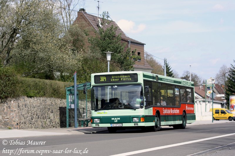 NVG Wagen 243 auf der Linie 304 nach Breitenbach, aufgenommen am Tiergartenweg