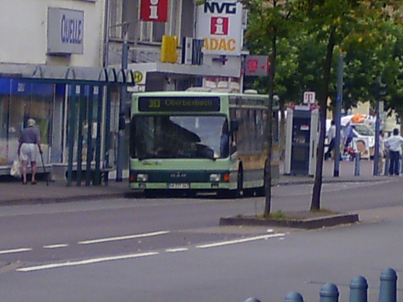 NVG-Wagen 247 befhrt am Samstagmorgen 22.08.2009 die Linie 303 nach Oberbexbach.