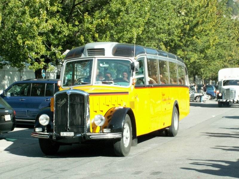 Oldtimertreffen,Postauto Saurer am 19.09.09 in Chur