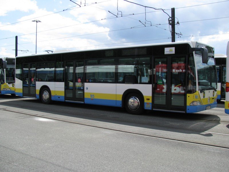Omnibus Mercedes Citaro Nr. 123 der Nahverkehr Schwerin -NVS- noch jungfrulich, ohne Werbung, Schwerin 24.05.2008
