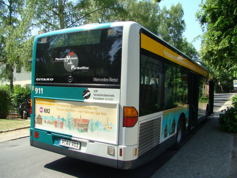 P-AV 911 an Hhenstrae in Potsdam. Aufgenommen am 04.06.2008