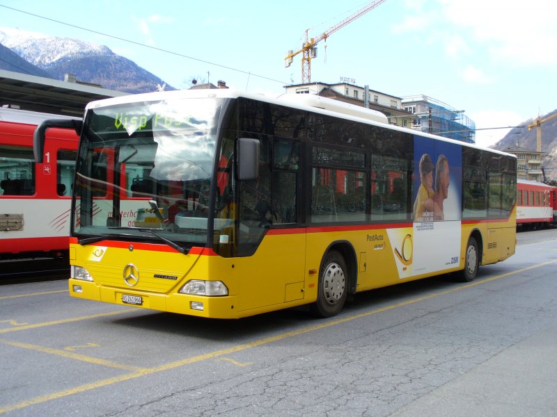 Post - Linienbus Mercedes Citaro VS 241 966 auf dem Bahnhofplatz in Brig am 10.03.2007