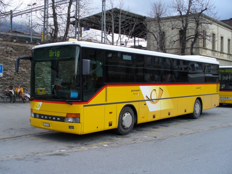 Post - Reisebus Kssborer Setra VS 241985 vor dem SBB Bahnhof in Brig am 10.03.2007