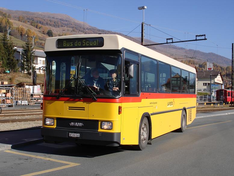 PostAuto Graubnden GR 102'340 NAW/Hess (ex P 24'456) am 2. November 2007 in Scuol.