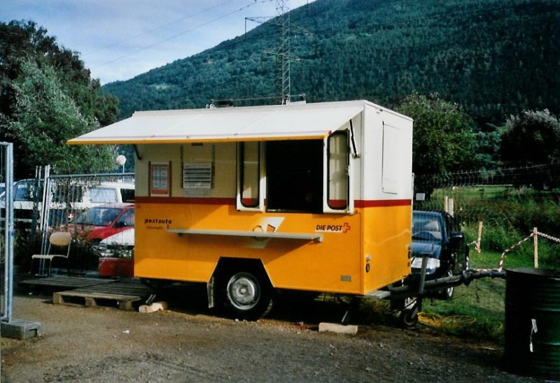 PostAuto Oberwallis VS 258'977 Hnni (Anhnger) am 16. August 2008 Gampel, Open-Air (ein kleines Automobilpostbro; an diesem Tag wurden hier Billette verkauft)