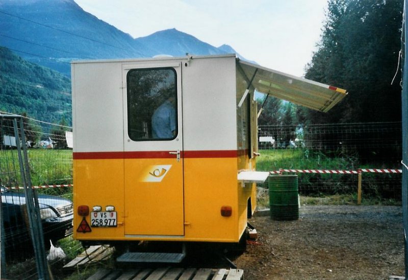 PostAuto Oberwallis VS 258'977 Hnni (Anhnger) am 16. August 2008 Gampel, Open-Air (Ansicht von hinten)