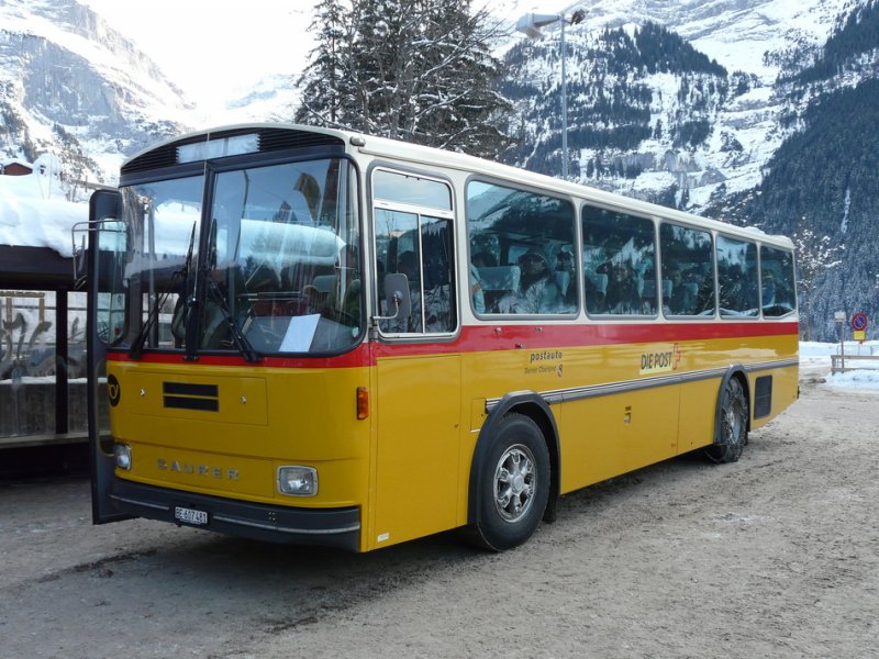 Postauto - Saurer  BE 607481 unterwegs in Grindelwald am 10.01.2009