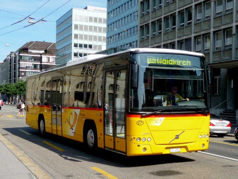 Postauto - Volvo 8700 Bus SG 4693 unterwegs auf der Linie 132 in St.Gallen am 03.09.2008
