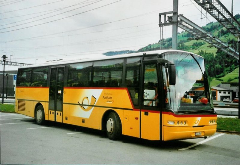 PostAuto Wallis VS 243'894 Neoplan (ex P 25'168) am 26. Mai 2008 Frutigen, Bahnhof