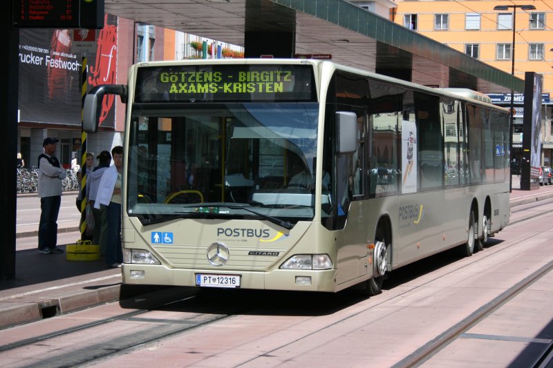 PostBus PT 12'316 (MB Citaro L) am 24.7.2008 am Bahnhof Innsbruck.