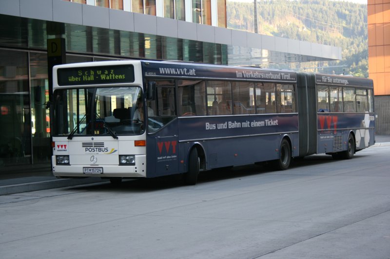 PostBus PT15'724 (MB O405G) am 24.7.2008 am Bahnhof Innsbruck.