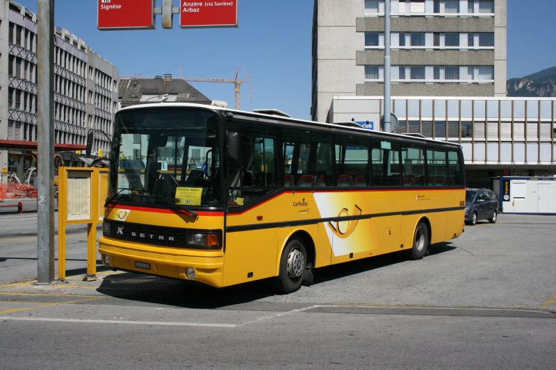 PU Buchard, Leytron, Nr 100 (VS 213'104, Setra 213UL, 1992) am 16.7.2009 in Sion, gare. 