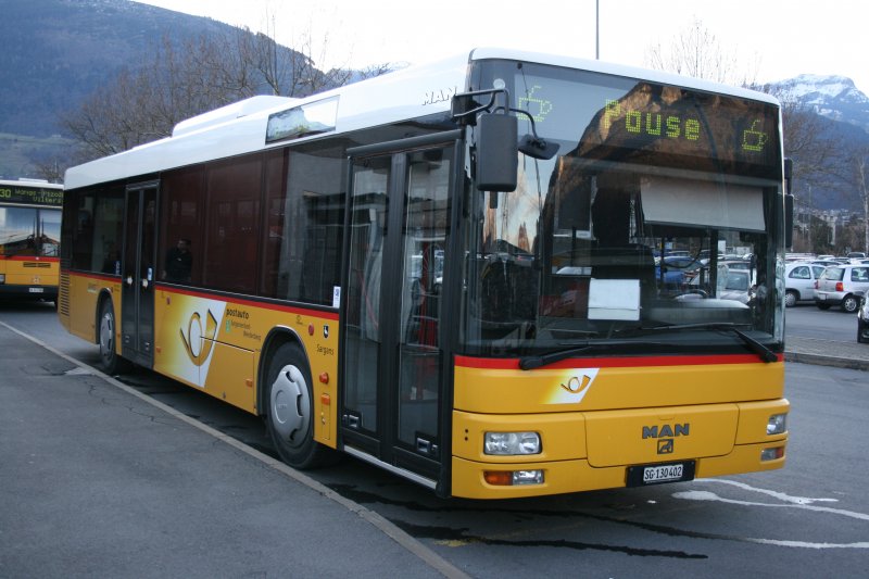 PU Schett, Sargans, SG 130'402 (MAN N313/A20, 2001) am 20.1.2007 in Sargans. Dieser Wagen fhrt seit Ende 2007 (Betriebsbernahme in Sargans durch Bus Sarganserland-Werdenberg) fr PU Lienert&Ehrler, Einsiedeln. 