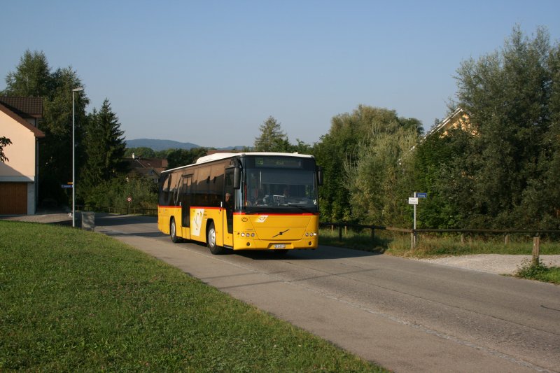 PU Schmidt AG, Jonschwil, TG 149'071 (Volvo 8700LE, 2002) am 8.9.2009 unterwegs bei Weieren SG (Linie Wil - Niederhelfenschwil - Uzwil). 