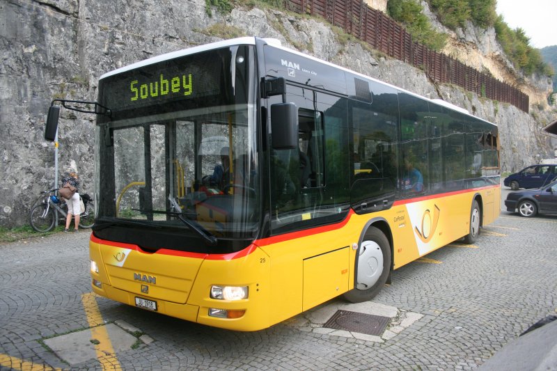 PU Stucki, Porrentruy, Nr. 25 (JU 1'916, MAN Lion's City M / A35, 2006) am 21.9.2009 in St-Ursanne.