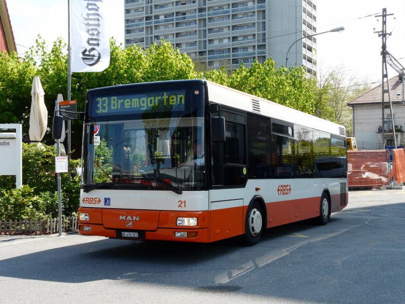 RBS - MAN Nr.21 BE 476321 unterwegs auf der Linie 33 bei der Haltestelle beim Bahnhof Worblaufen am 01.05.2009