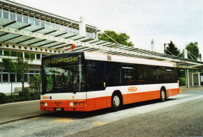 RBS Worblaufen Nr. 8/BE 535'308 MAN am 9. Mai 2009 Papiermhle, Bahnhof