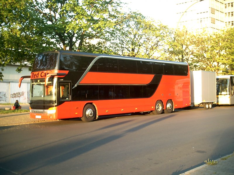  Red Car  Setra vor dem Berliner Ostbahnhof.

S.H.
